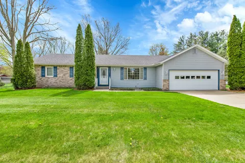 4681 Buckingham Dr, Port Huron, MI 48060