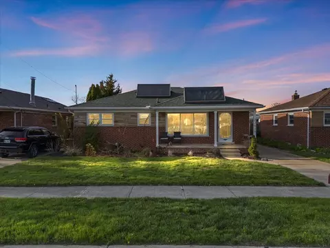 22619 E 11 Mile Rd, Saint Clair Shores, MI 48081