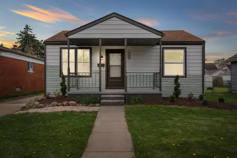 8672 Hudson Ave, Warren, MI 48089
