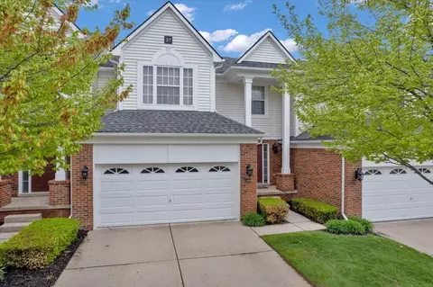 41868 Yeats Dr, Novi, MI 48377