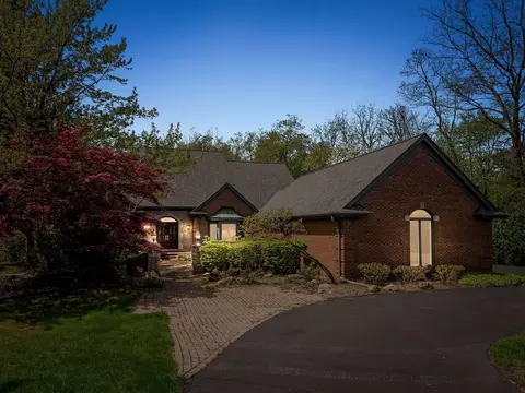 1347 N Carillon, Bloomfield Township, MI 48302