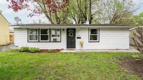 710 Robinwood St, Pontiac, MI 48340