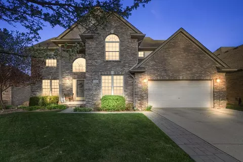 33836 Bartola Dr, Sterling Heights, MI 48312