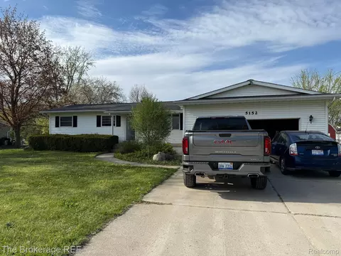5152 Maple Ave, Flint, MI 48473
