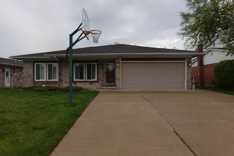 2102 Denise Dr, Sterling Heights, MI 48310