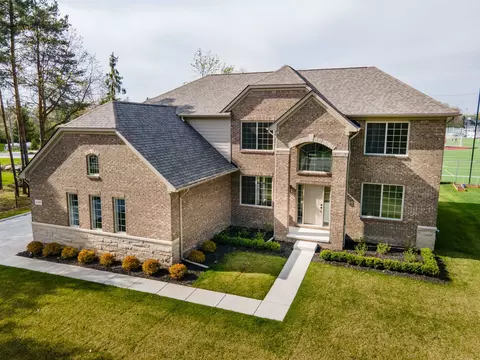 1685 E Wattles Rd, Troy, MI 48085