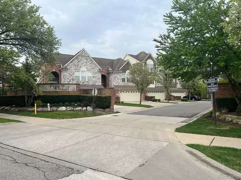 5 Bradford, Dearborn, MI 48126