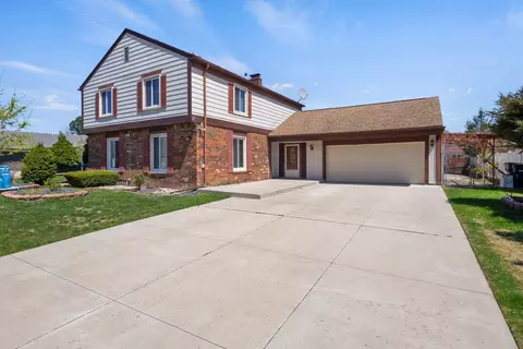 35490 Hatherly Dr, Sterling Heights, MI 48310