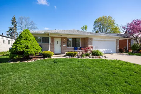 13771 Joyce Dr, Warren, MI 48088