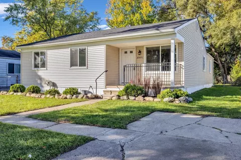 37451 Carpathia Blvd, Sterling Heights, MI 48310