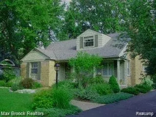 2330 Fairway Dr, Birmingham, MI 48009