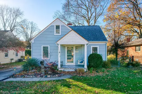 9929 Arden St, Livonia, MI 48150