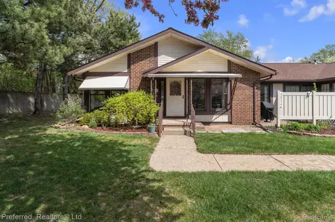 40556 Newport Dr, Plymouth, MI 48170