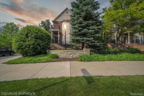 25536 Portico Ln, Novi, MI 48375