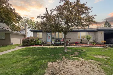 6074 Nightingale St, Dearborn Heights, MI 48127