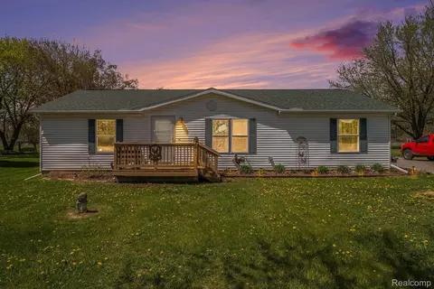 8239 Vanadia Dr, Mount Morris, MI 48458