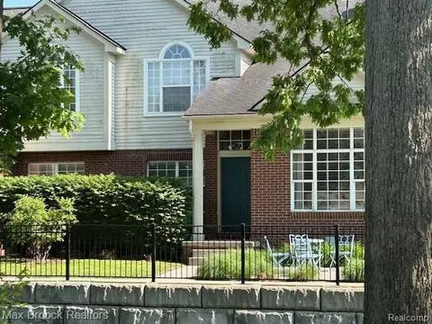 35202 Emma Cir, Commerce, MI 48390
