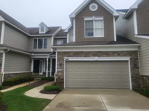49945 Streamwood Dr UNIT 74, Novi, MI 48374