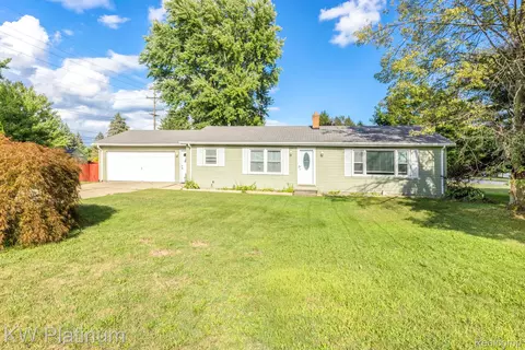3500 Connie Ln, Fort Gratiot, MI 48059