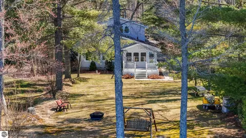 5449 E Shore Dr NE, Coldsprings, MI 49646