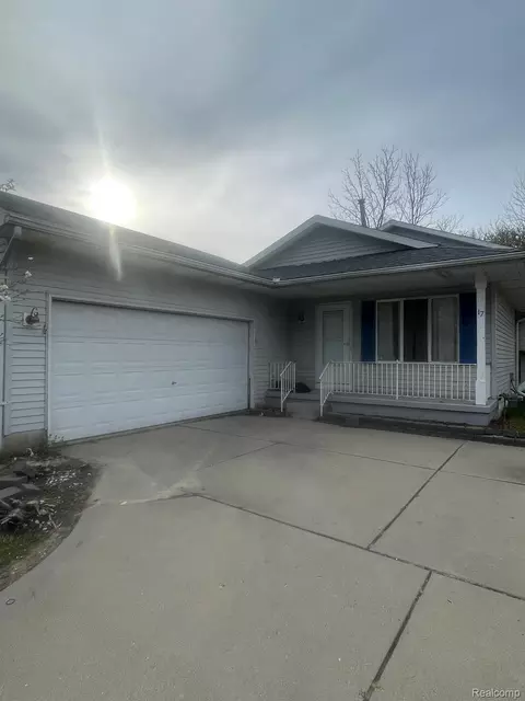 17 Beaudette Ave, Pontiac, MI 48341