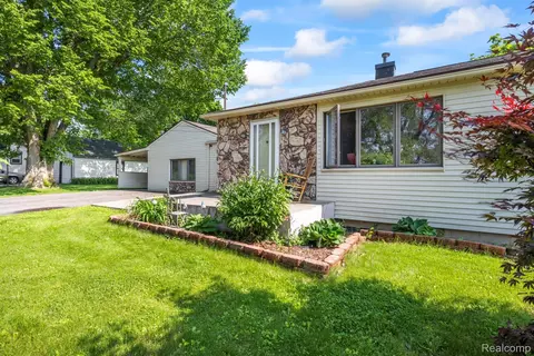 5304 E Frances Rd, Mount Morris, MI 48458