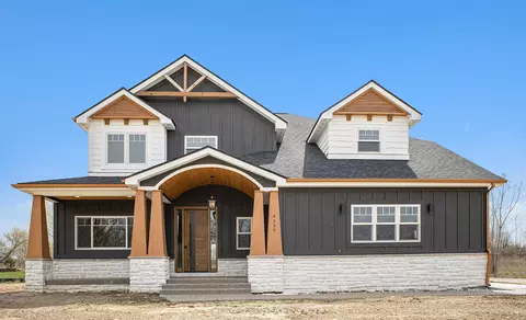4339 Mccormick Dr, Fenton, MI 48451