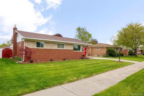 14829 Maywood St, Southgate, MI 48195