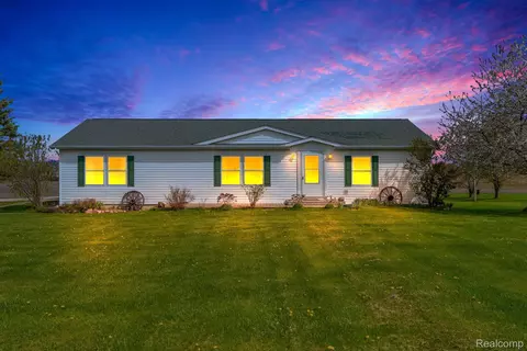 2326 Burnsline Rd, Maple Valley, MI 48416