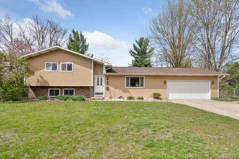 1409 Crosslanes St, Mount Pleasant, MI 48858