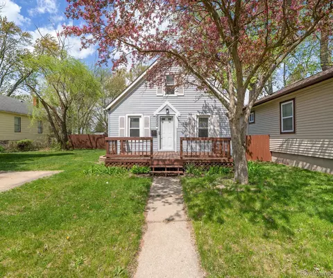 25500 Yale St, Dearborn Heights, MI 48125