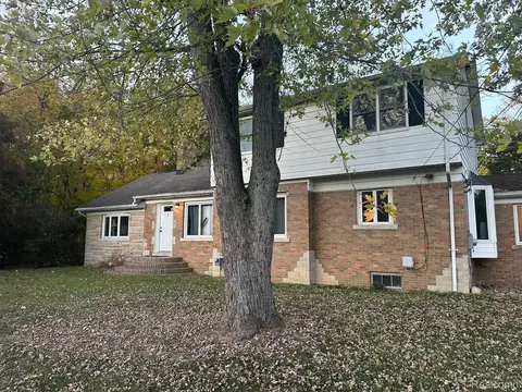 11151 Clinton River Rd, Sterling Heights, MI 48314