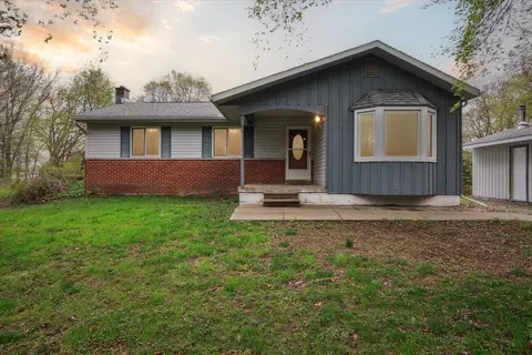 2850 Pardee Rd, Genoa, MI 48843