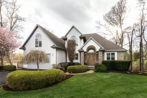 9910 Timothy Ln, Green Oak, MI 48178