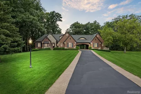 11599 Erins Way, Bruce Township, MI 48065