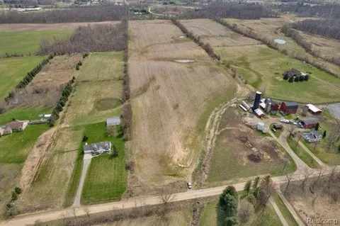 Vl Hollow Corners, Dryden, MI 48428