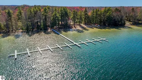 9086 N Tottenham Dr, Long Lake, MI 49685