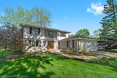 43928 N Umberland Cir, Canton, MI 48187