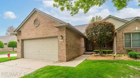 4436 Nutmeg Crt 86 Ct, Warren, MI 48092