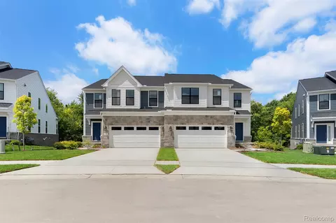 5340 Trail Vista Dr #21, West Bloomfield, MI 48323