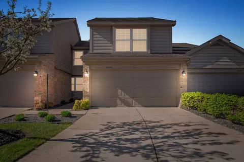 43869 Stoney Ln, Sterling Heights, MI 48313