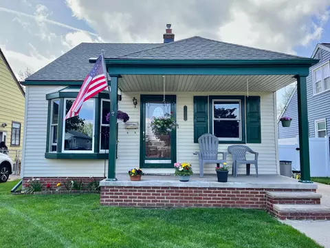 15933 Warwick Ave, Allen Park, MI 48101