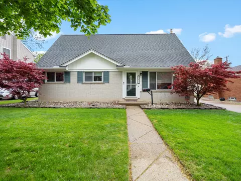 29831 Dover Ave, Warren, MI 48088