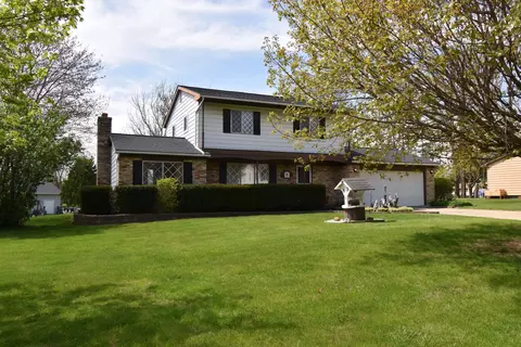 9036 Orchard View Dr, Grand Blanc, MI 48439