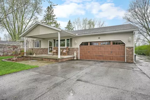 92 Michigan Ave, Marysville, MI 48040