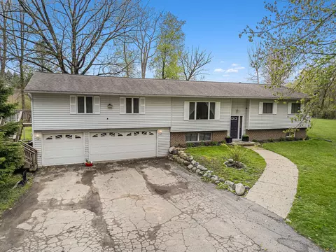 5959 Echo Ln, Brandon, MI 48371