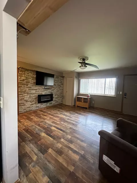 16046 Holz Dr #44, Southgate, MI 48195