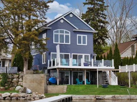7503 Locklin, West Bloomfield, MI 48324