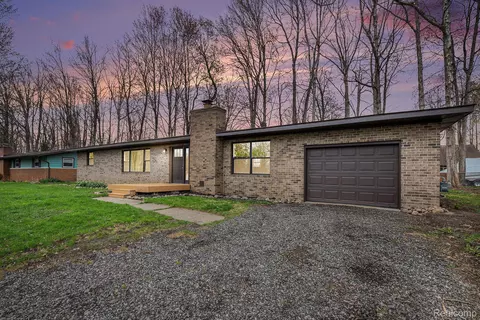 785 Maple Dr, Deerfield, MI 48421