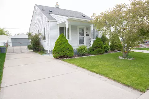 1250 10th St, Wyandotte, MI 48192